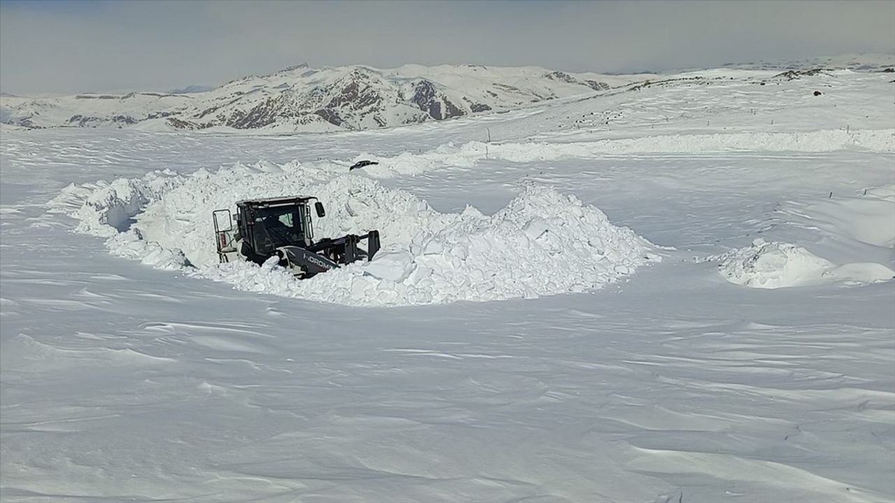 Hakkari Üs Bölgelerinin Yolu Açılıyor