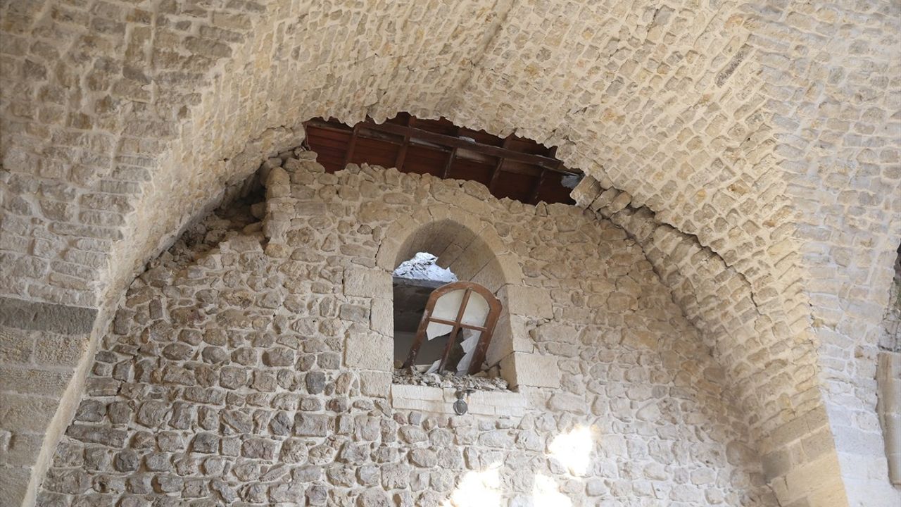 Hatay'daki Aziz Georgios Kilisesi'nde İnceleme