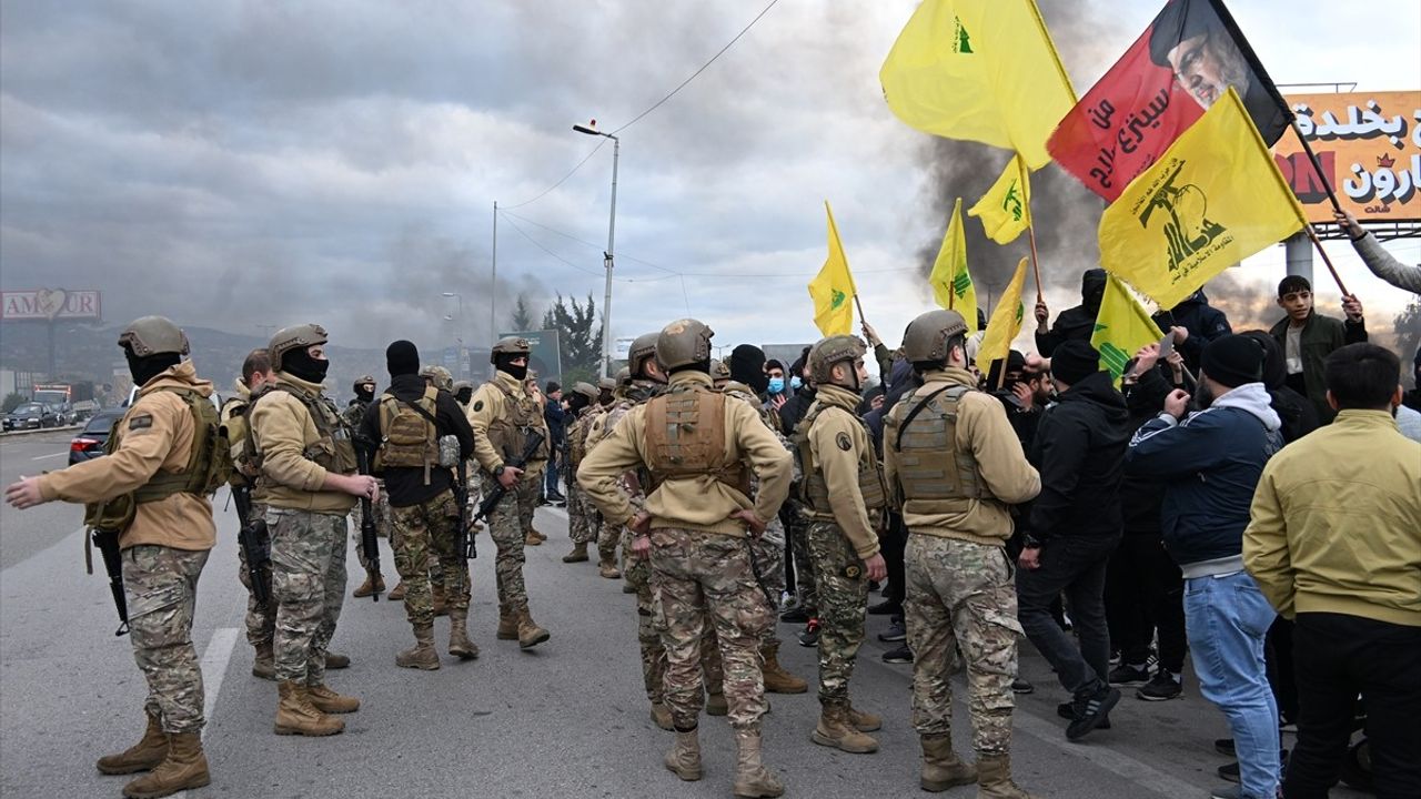 Hizbullah Destekçileri, ABD Yetkilisinin Açıklamalarını Protesto Etti