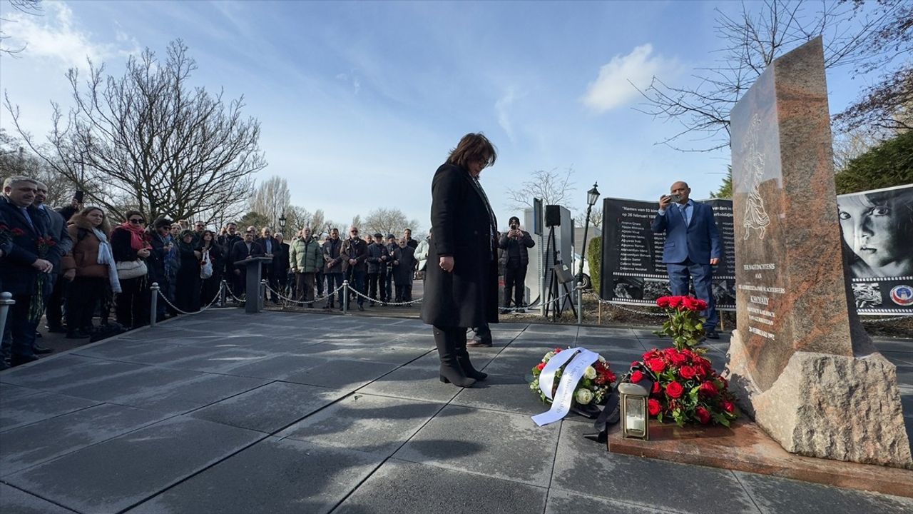 Hollanda'da Hocalı Katliamı Kurbanları Anıldı