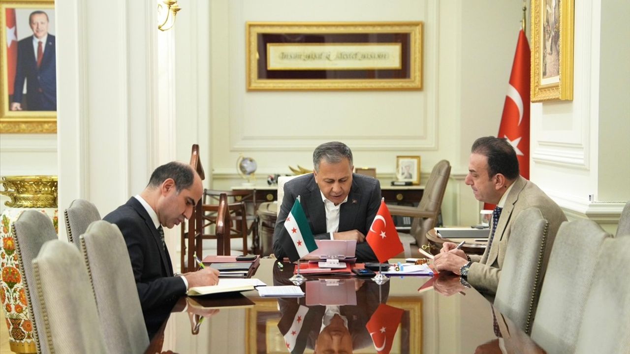 İçişleri Bakanı Yerlikaya, Suriye ile İşbirliğini Güçlendirme Üzerine Görüştü