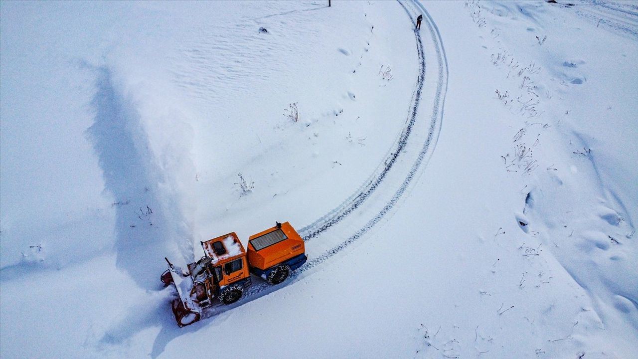 Iğdır'da Karla Mücadele: 75 Köy Yolu Ulaşıma Açıldı
