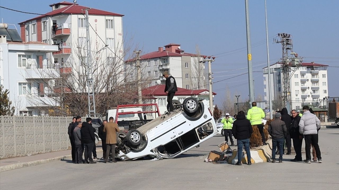 Iğdır'da Trafik Kazası: 2 Yaralı