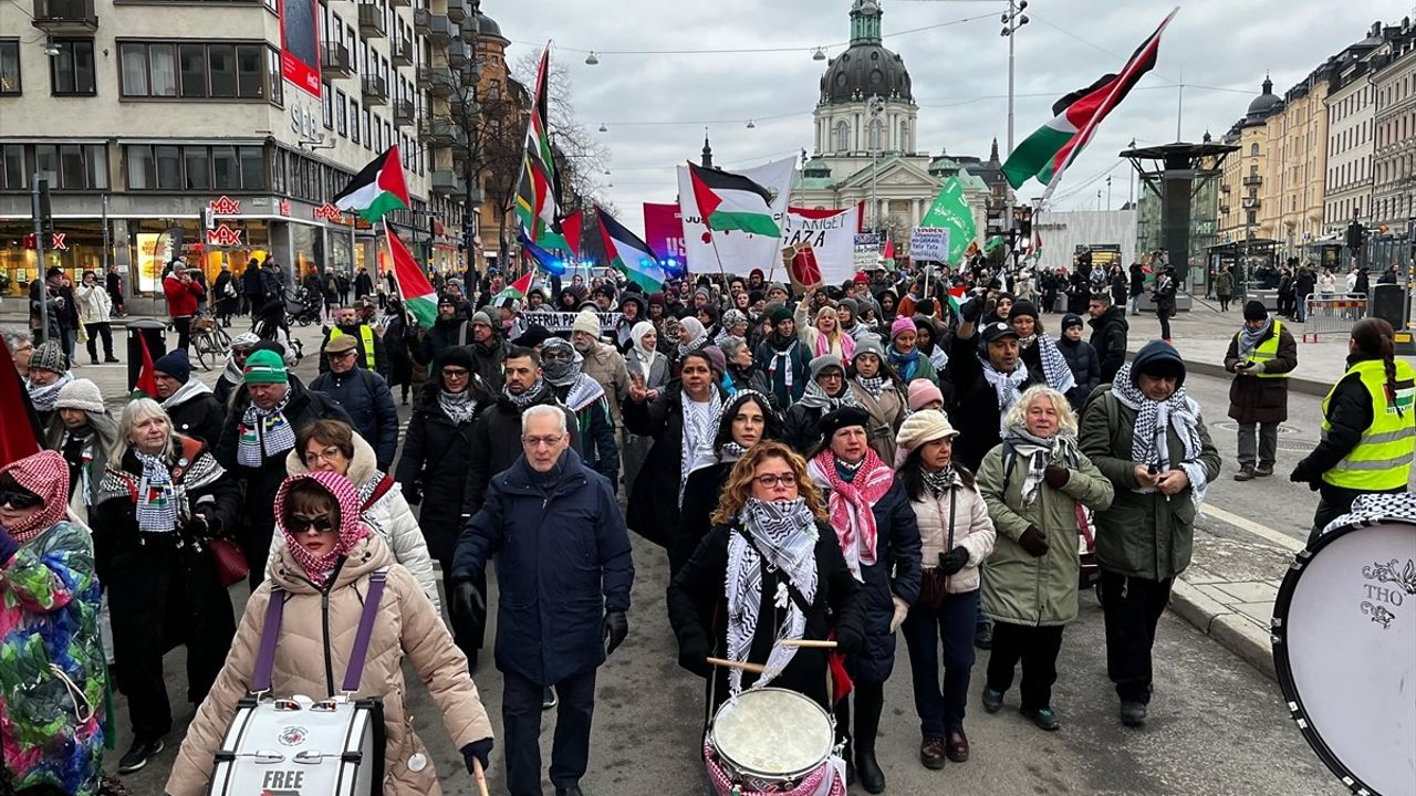 İsveç'te Filistin Destekçileri Trump'ın Planlarını Protesto Etti