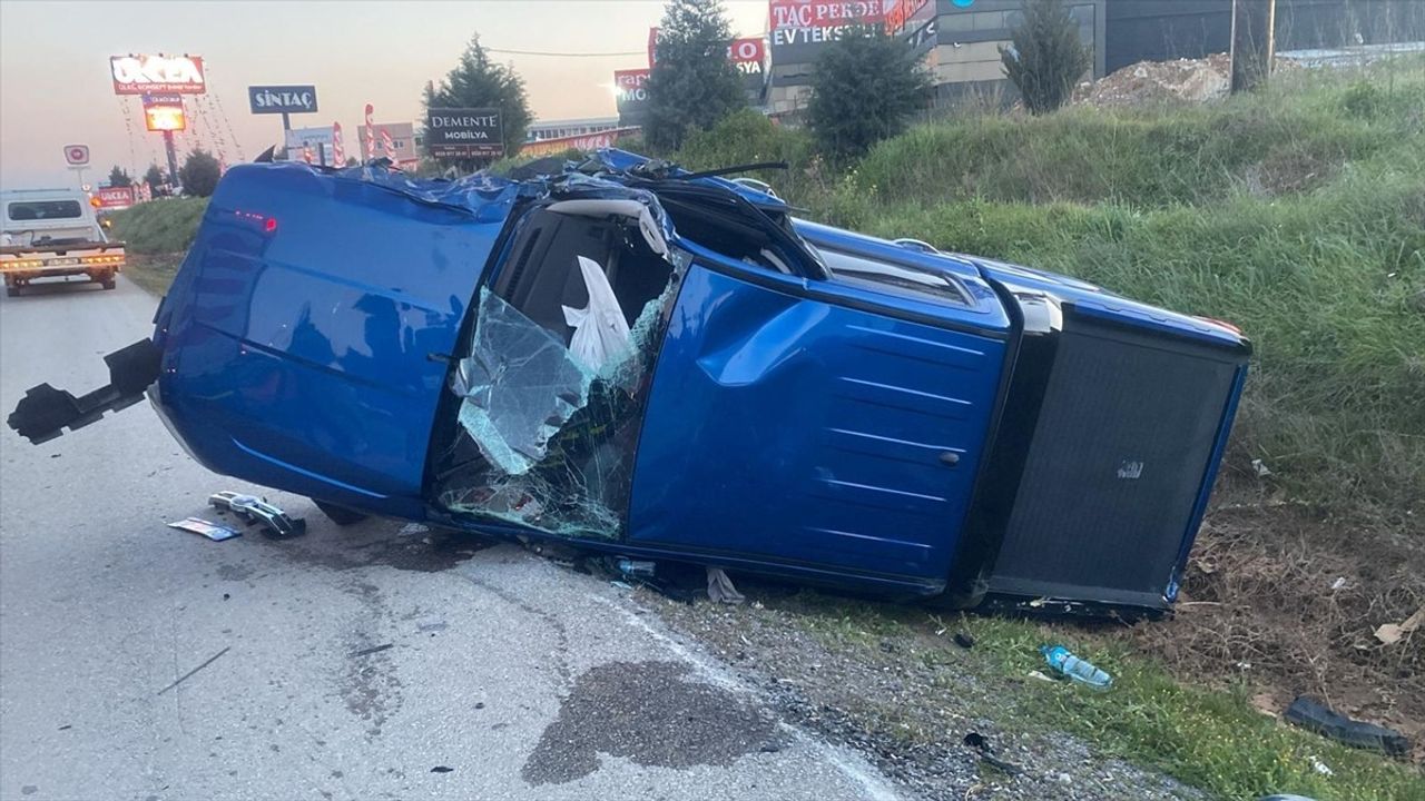 İzmir'de Trafik Kazası: 1 Ölü, 1 Yaralı