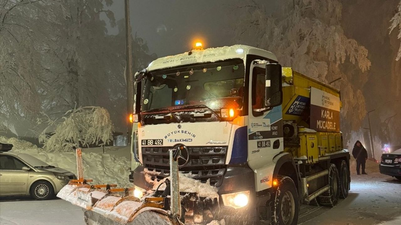 Karabük ve Kocaeli Yüksek Kesimlerinde Kar Yağışı Etkili Oldu