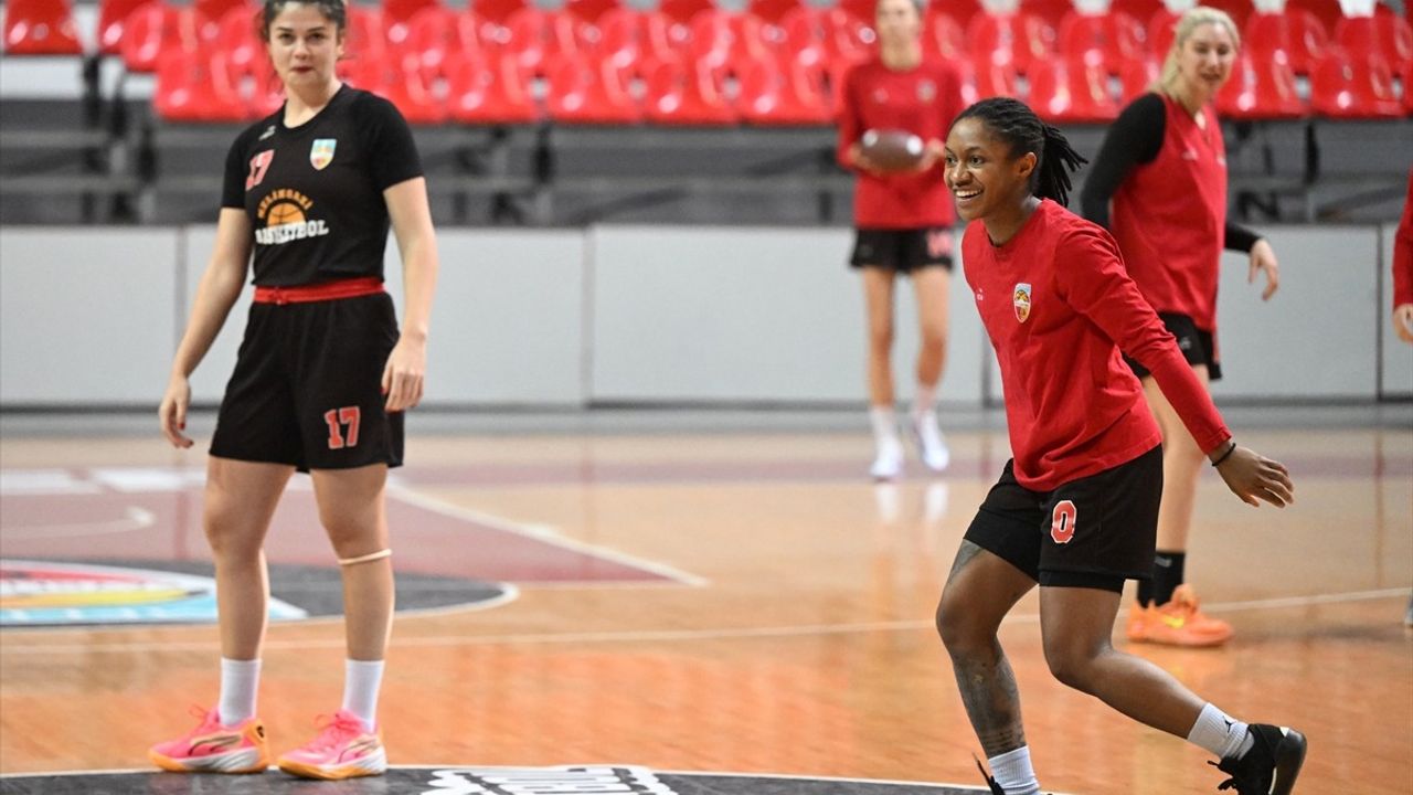 Kayseri Basketbol'un Yıldızı Dangerfield Takımı Taşıyor