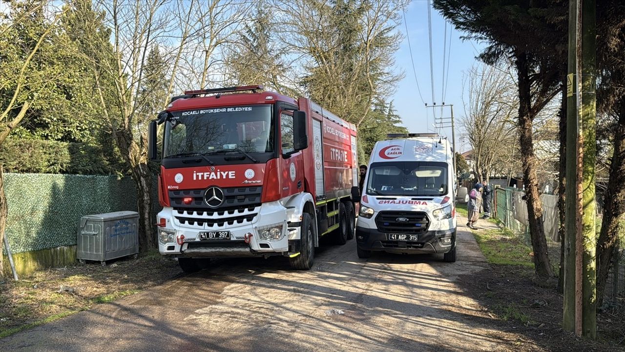 Kocaeli'de İki Kişinin Duman Zehirlenmesi İle Sonuçlanan Yangın