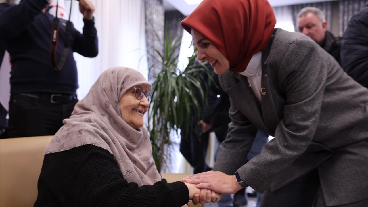 Konya'da Yaşlı Bakım Merkezleri Açıldı