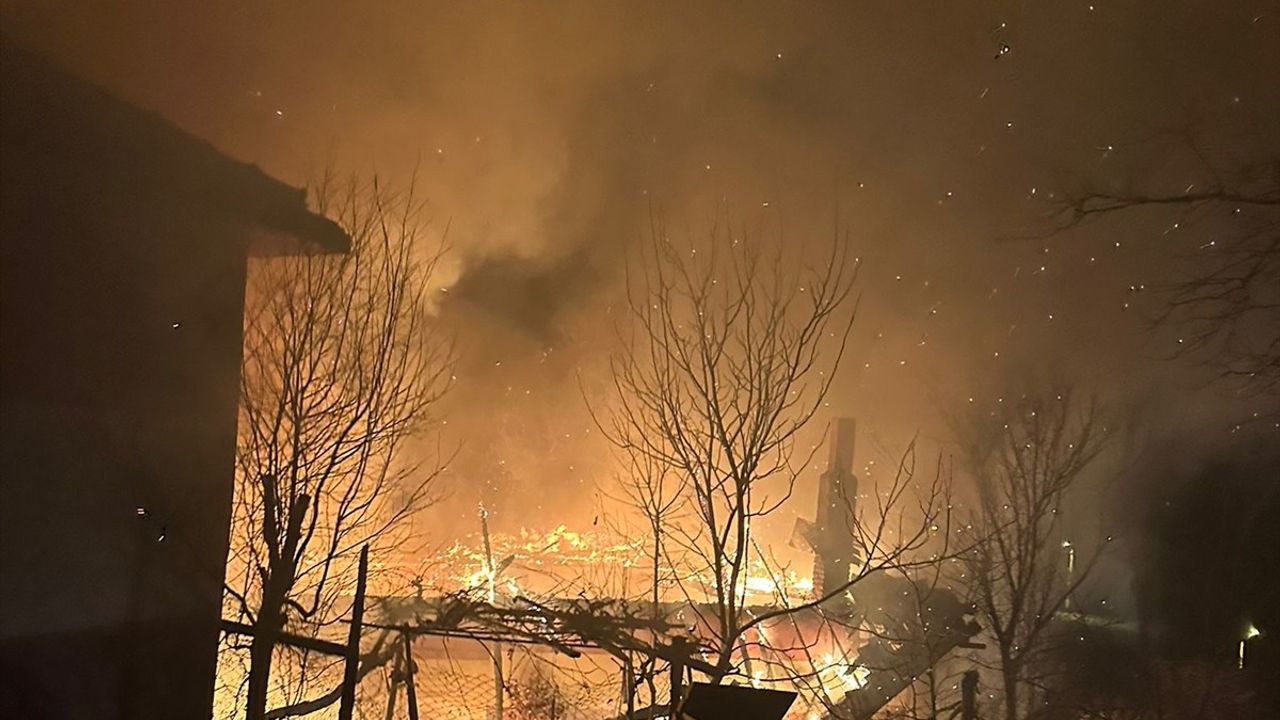 Kütahya'da Kıbrıs Gazisi Yangında Hayatını Kaybetti