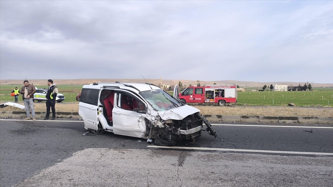 Mardin'deki Trafik Kazasında 3 Yaralı