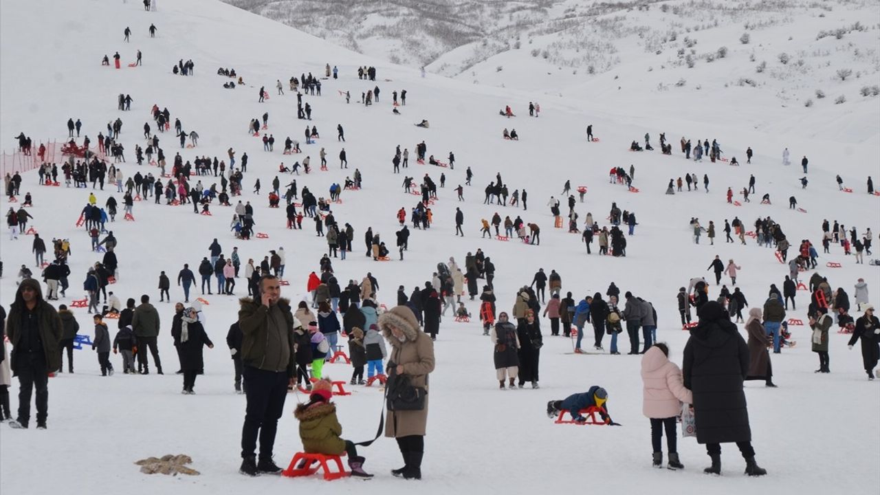 Muş'ta Renkli Bir Kar Festivali Gerçekleşti