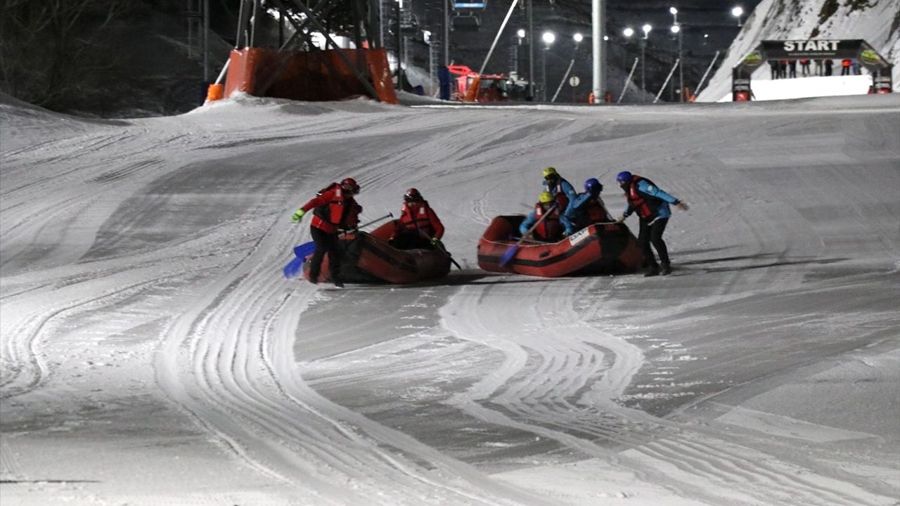 Palandöken'de Kış Sporlarına Yeni Bir Nefes: Karda Rafting Yarışı Düzenlendi