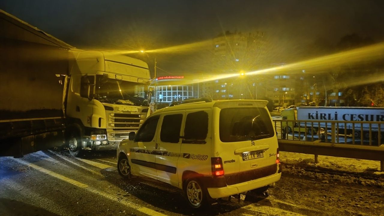 Trabzon'daki Zincirleme Trafik Kazası