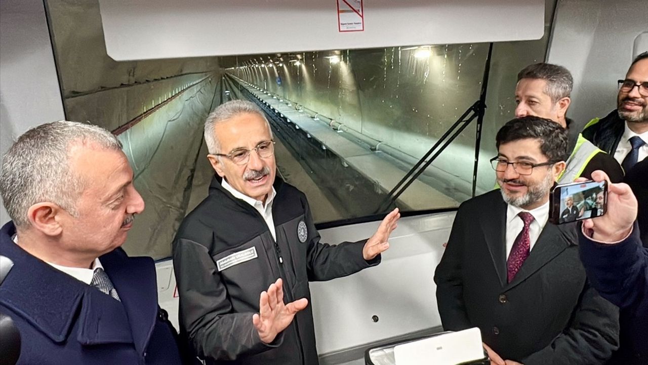 Ulaştırma Bakanı Uraloğlu'ndan Gebze-Darıca Metro Hattı Açıklamaları