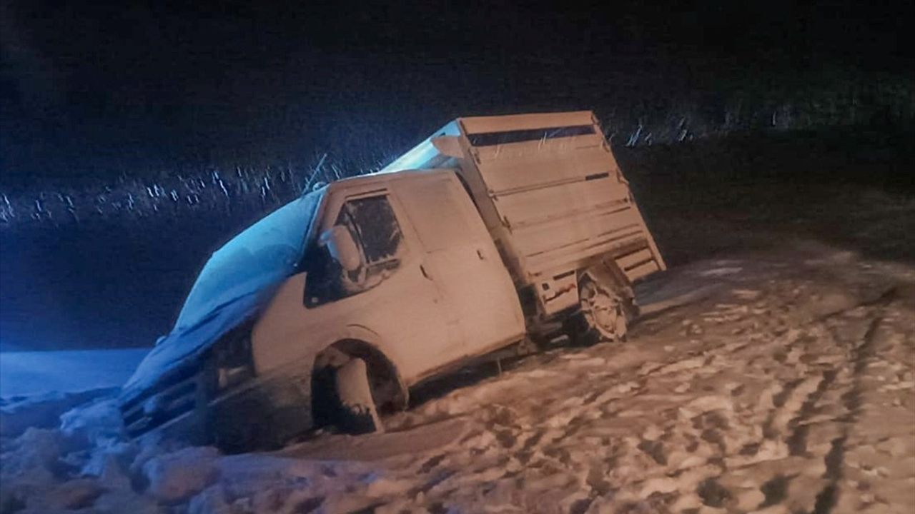 Van'da Kar Nedeniyle Mahsur Kalan Öğrenciler Kurtarıldı