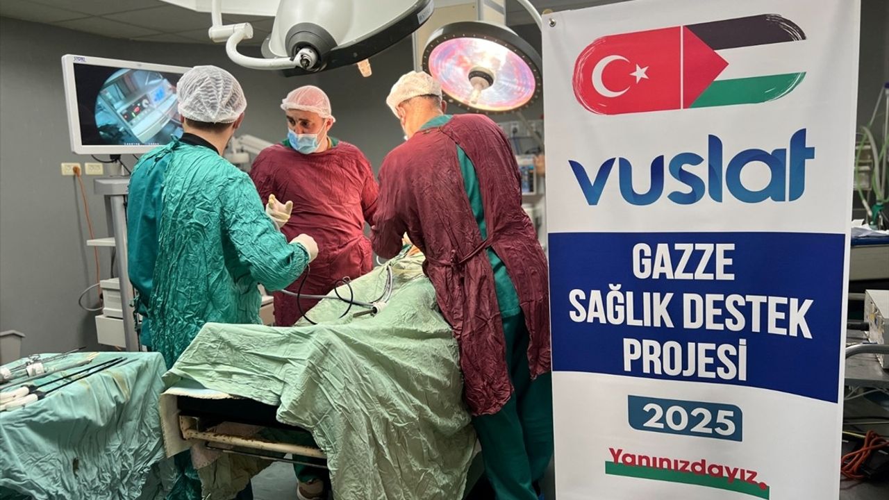 Vuslat Derneği, Gazze'de İnsani Yardımlarıyla Umut Oluyor