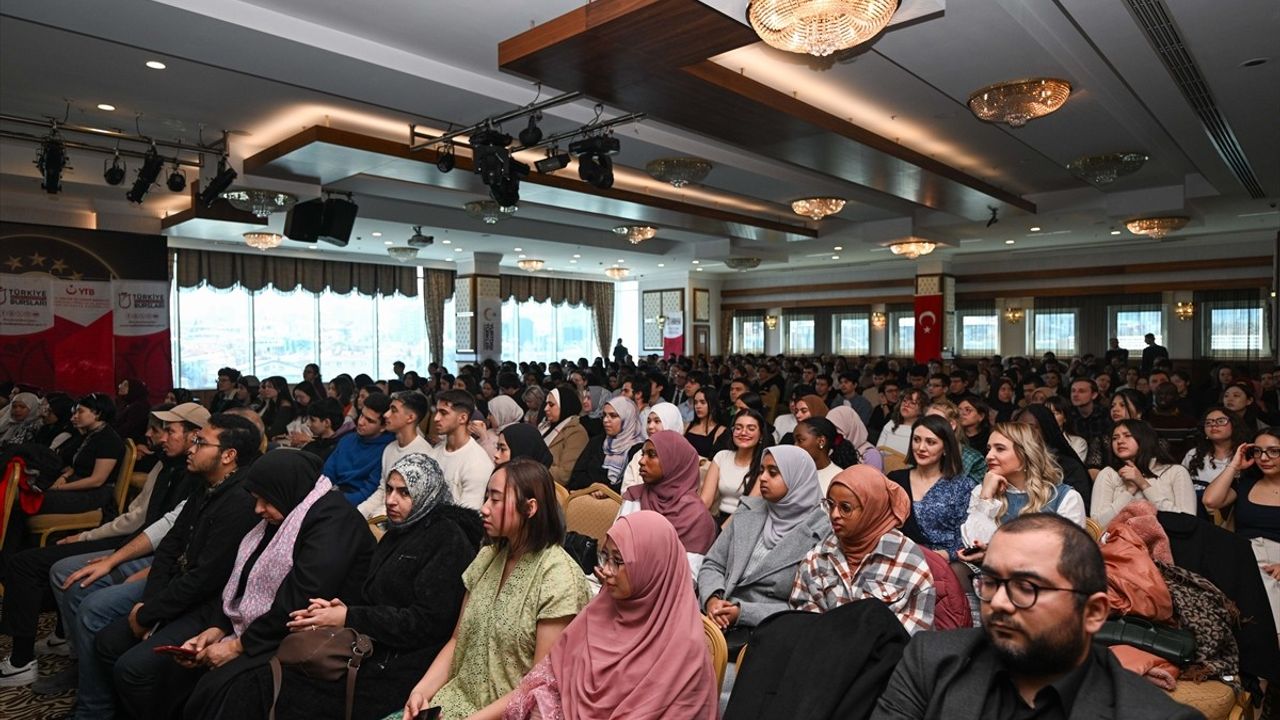 YTB, Türkiye Bursları İçin Hoş Geldiniz Programı Düzenledi