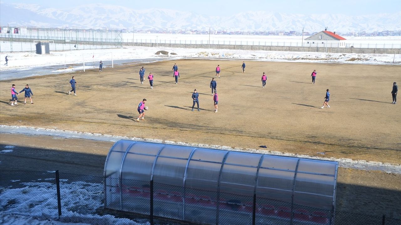 Yüksekovaspor, Hakkari’yi Süper Lig'de Temsil Etmeyi Hedefliyor