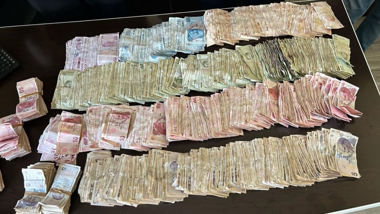 Antalya'da Dilencilik Vakası: 45 Bin Lira Ele Geçirildi