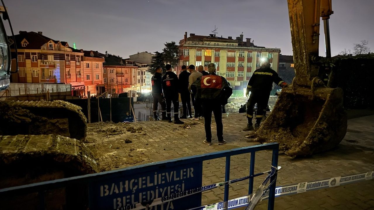 Bahçelievler'de İnşaat Çalışması Sırasında Yol Çöktü