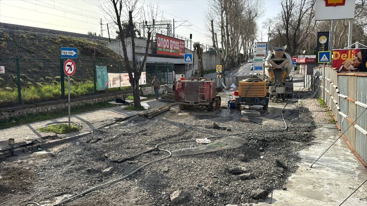 Bakırköy'deki Yol Çalışması Vatandaşları Zor Durumda Bırakıyor