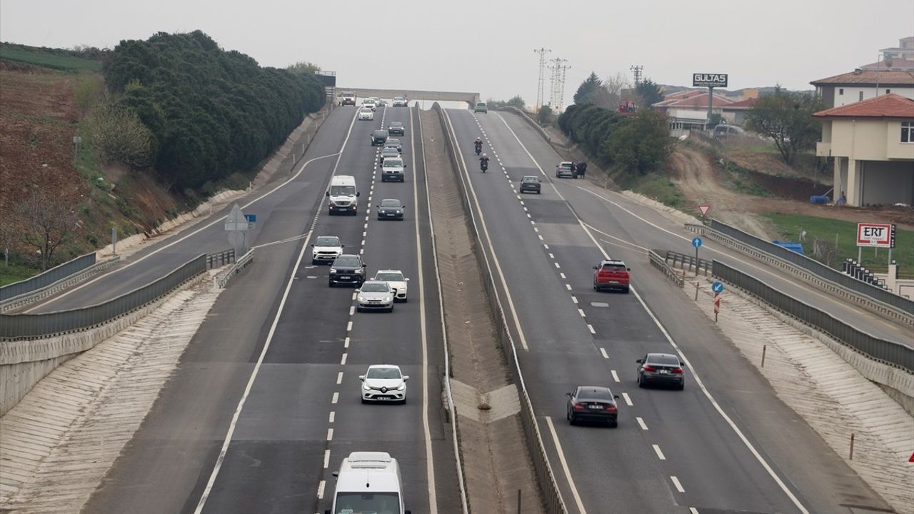 Bayram Tatilinde Tekirdağ-İstanbul Yolunda Yoğunluk