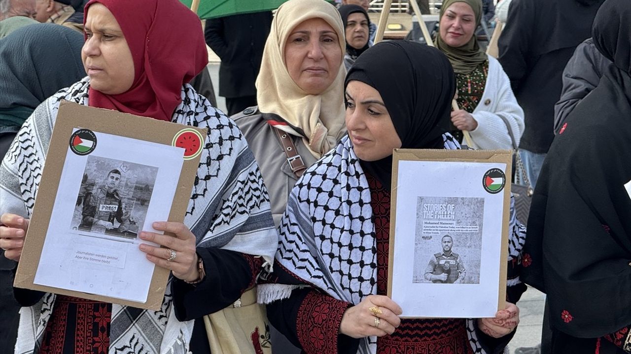 Berlin'de Filistin'e Destek Gösterisi Yapıldı