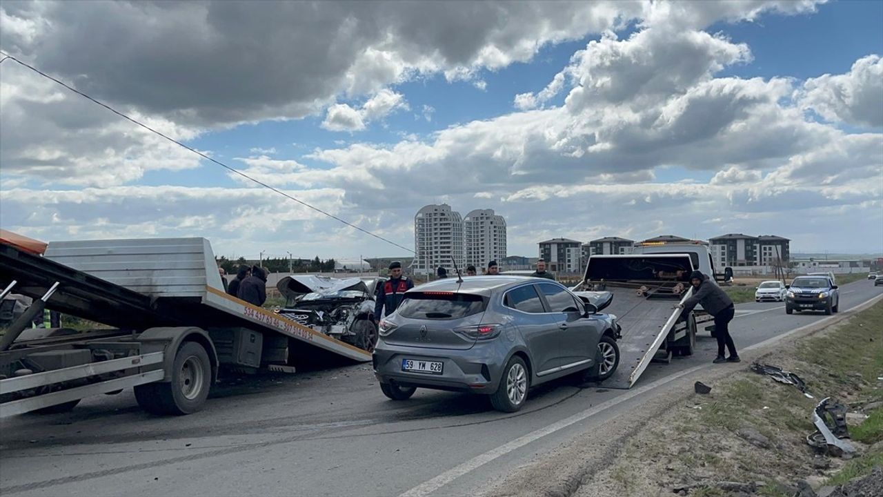 Çorlu'da Askeri Araç ile Trafik Kazası: 6 Yaralı