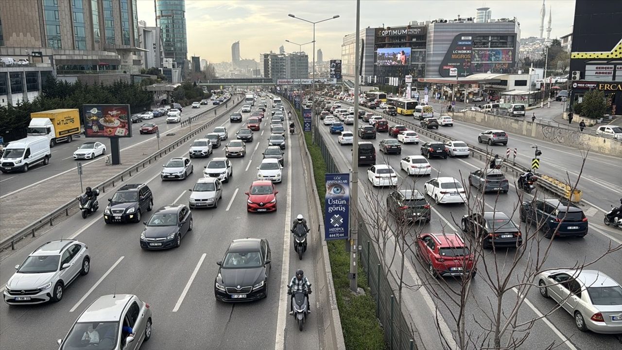 İstanbul'da Hafta Sonu Trafik Yoğunluğu