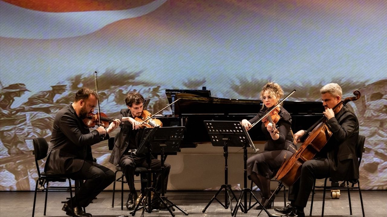 İstanbul Devlet Opera ve Balesi Çanakkale Zaferi'ni Anmak İçin Konser Verdi