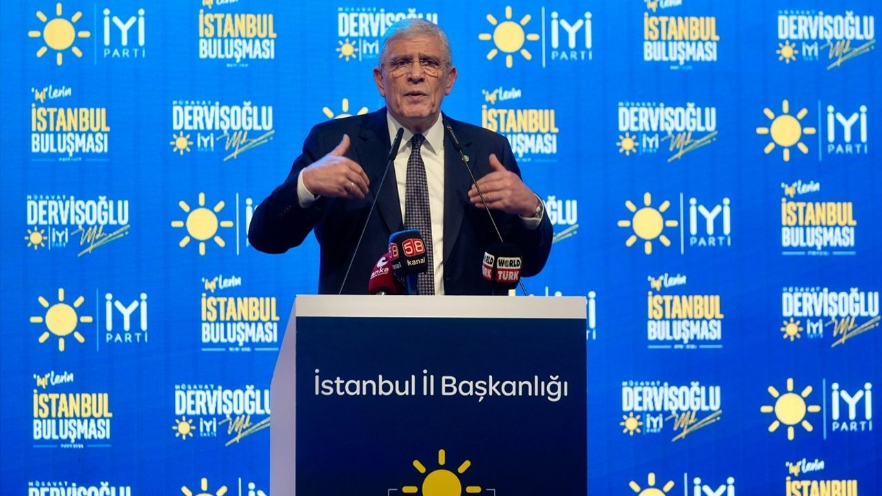 İYİ Parti Genel Başkanı Dervişoğlu İstanbul'da İftar Programında