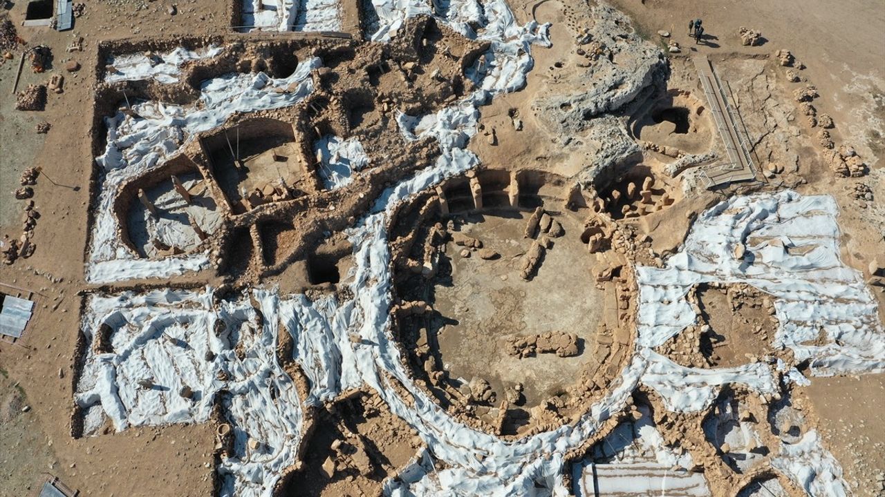 Karahantepe Ören Yeri'nde Koruma Çatısı Yapımına Başlandı