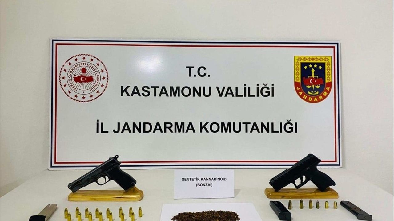 Kastamonu'da Uyuşturucu ve Kaçakçılık Operasyonları: 3 Zanlı Gözaltında