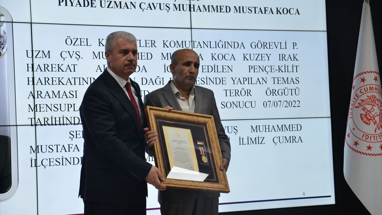 Konya'da Şehit Ailelerine ve Gazilere Onur Madalyası Verildi