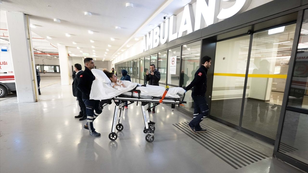 Kuzey Makedonya Yangınında Yaralananlar İstanbul'a Getirildi