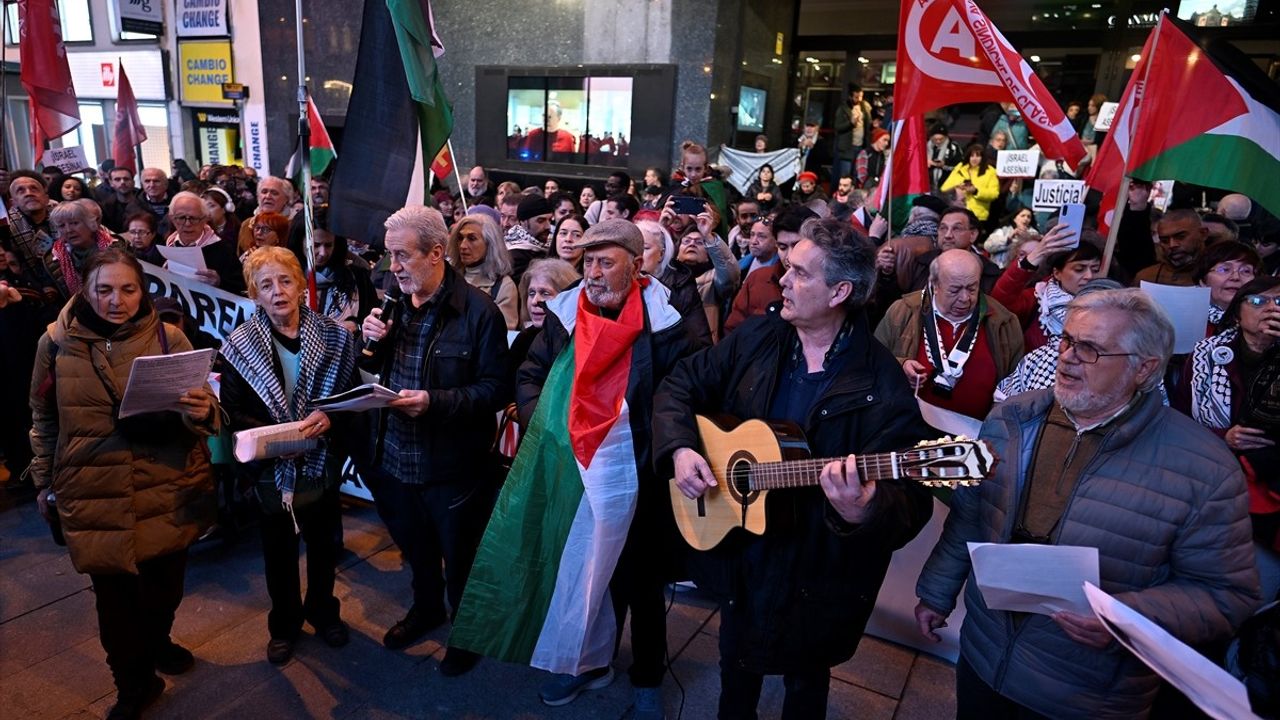 Madrid'de Gazze İçin Protesto Gösterisi