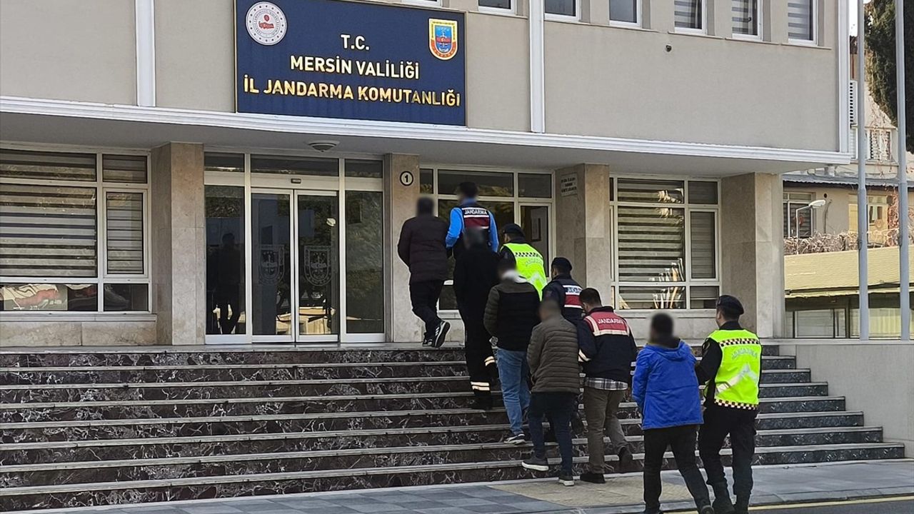 Mersin ve Hatay'da Göçmen Kaçakçılarına Operasyon