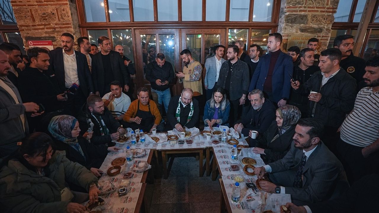 Mustafa Varank'tan Bursa'da Sahur Buluşması