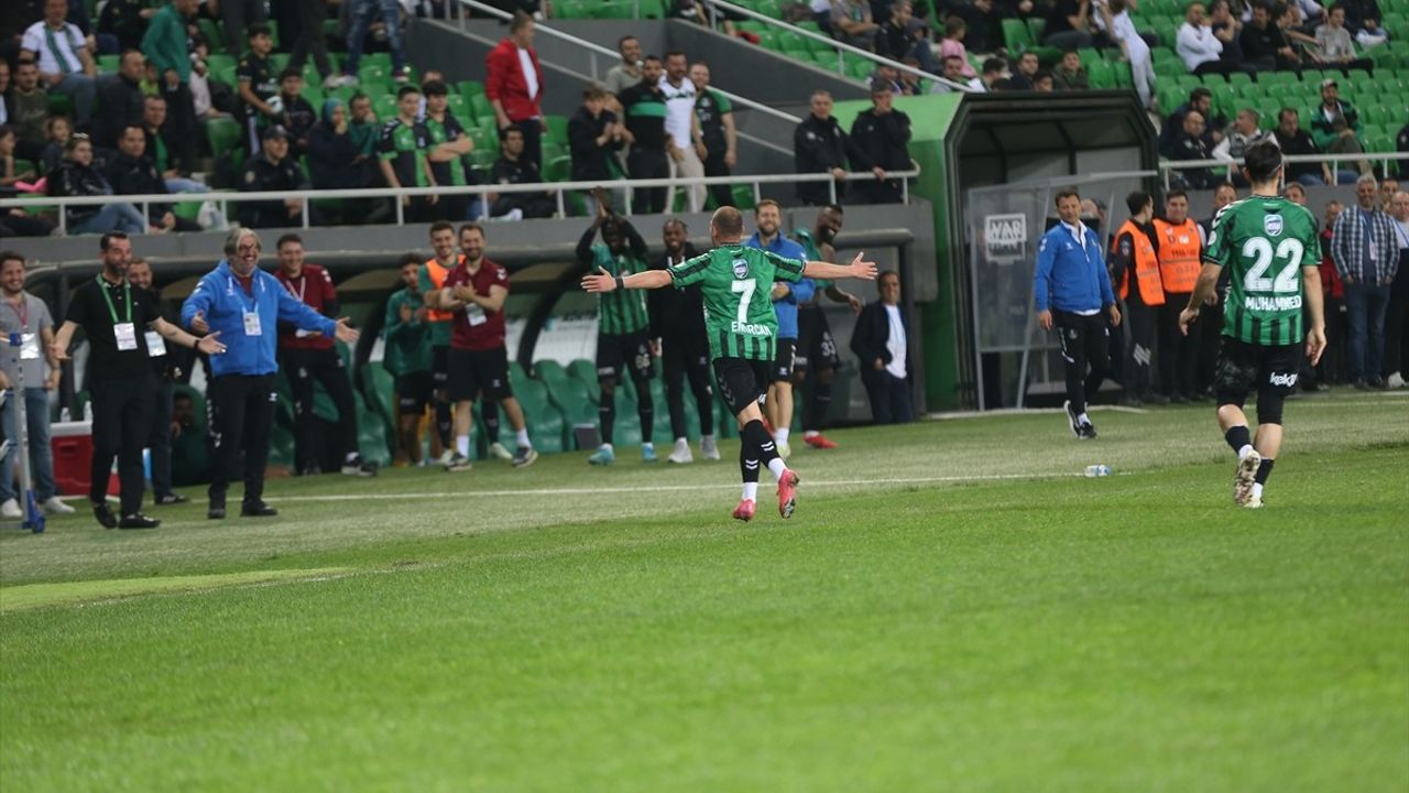 Sakaryaspor, Fitmens Gömlek Yeni Malatyaspor'u 5-0 Geçti