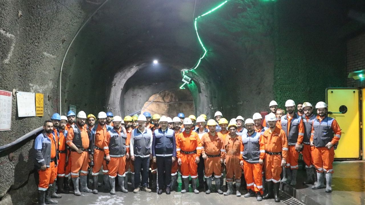 Siirt Valisi Kemal Kızılkaya'nın Madencilerle İftarı