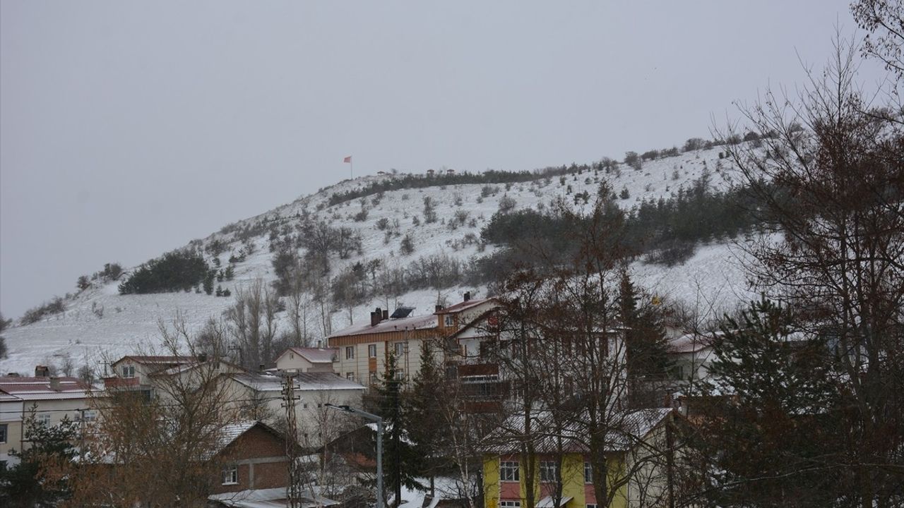 Tokat'ta Başçiftlik İlçesinde Kar Yağışı Etkili Oldu