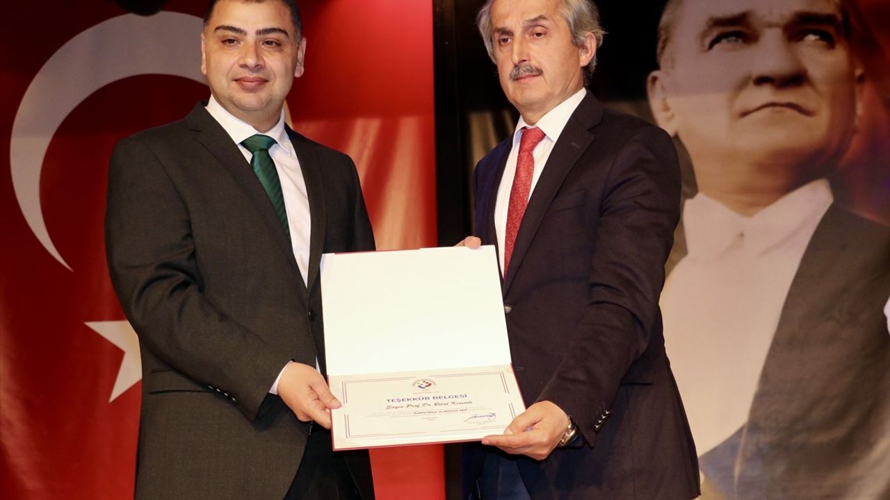 Trabzon'da 'İstiklal Marşı ve Mehmet Akif' Paneli