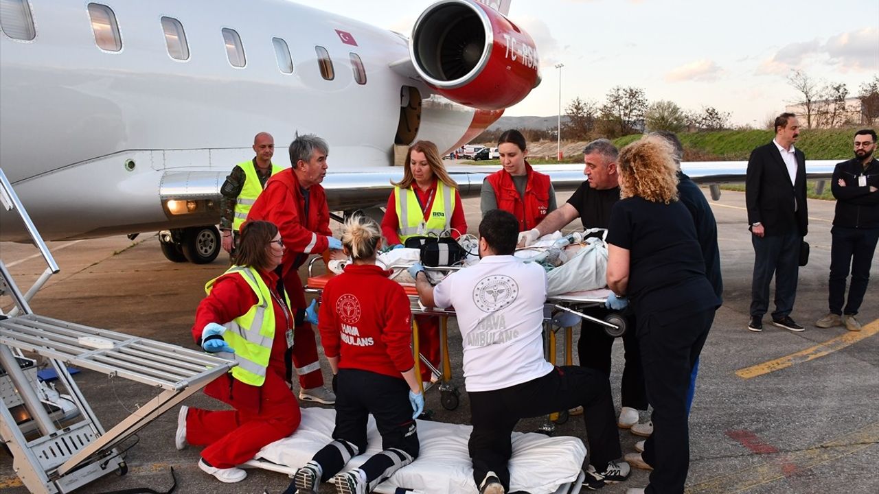 Türkiye, Kuzey Makedonya'daki Yangın Sonrası İlk Ambulans Uçağını Gönderdi