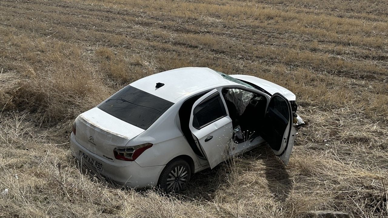 Van'da İki Otomobilin Çarpışması Sonucu 6 Yaralı