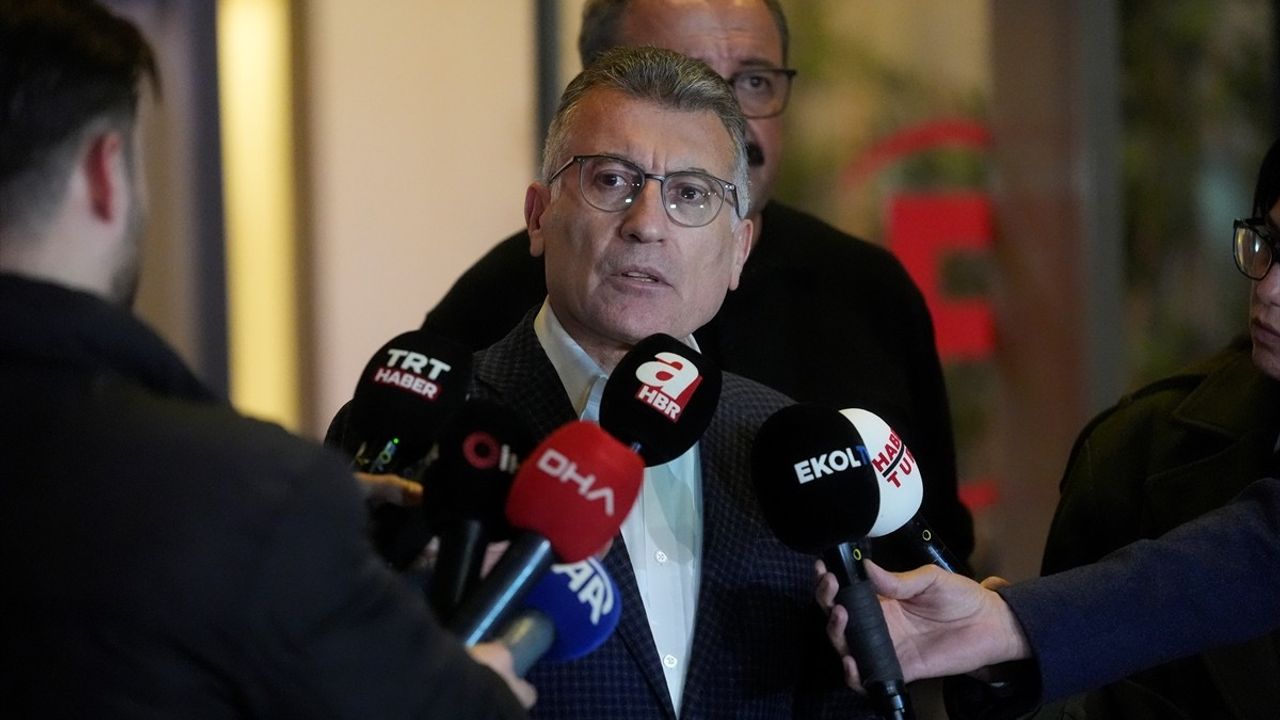 AK Parti Grup Başkanı Güler'den Sırrı Süreyya Önder'e Geçmiş Olsun Ziyareti