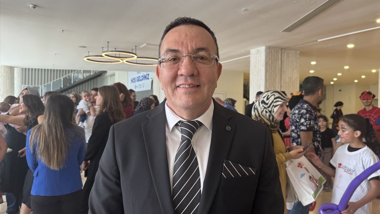 Antalya'da Üçüzler Buluştu