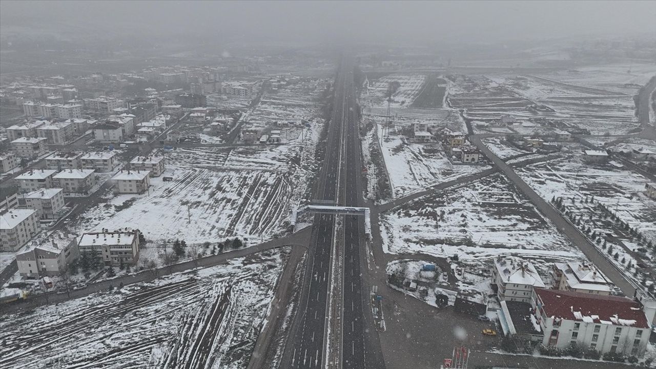 Çankırı'da Kar Yağışı Etkisini Gösteriyor