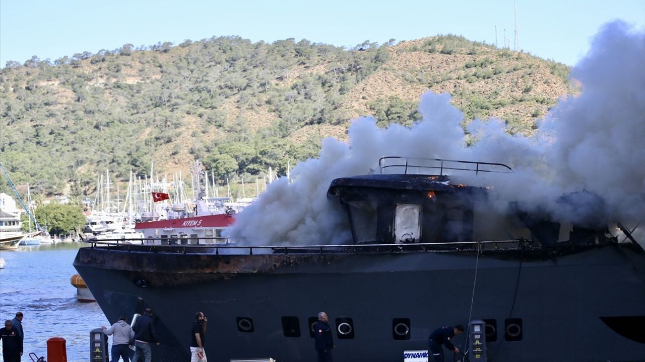 Fethiye'de Yangın: 3 Motor Yat ve 1 Yelkenli Kullanılamaz Hale Geldi