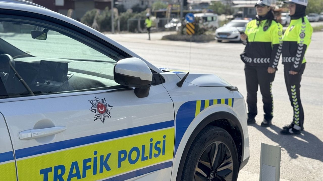 Hatay'da Kadın Trafik Polislerinin Rolü